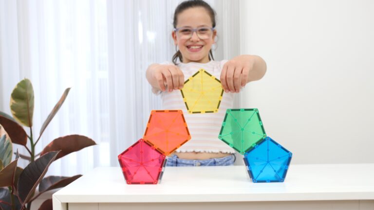 How CONNETIX Supports Unstructured Play and Develops Creative Thinking for Preschoolers.