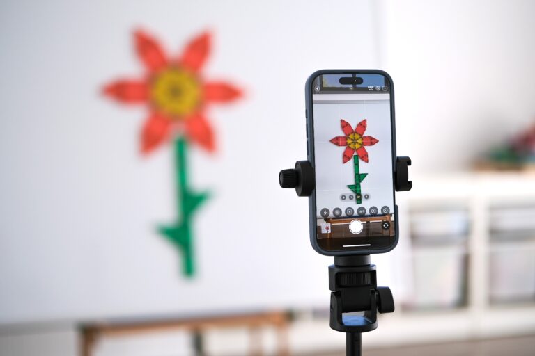 How to Make a Stop Motion with CONNETIX: A Beginners Guide